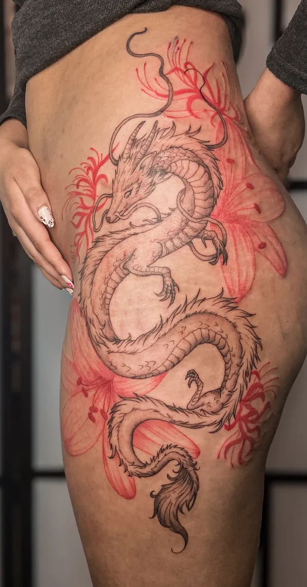 Tatuagem fine line feita pela Mara no Lonely Hearts Club Tattoo, Torres Vedras