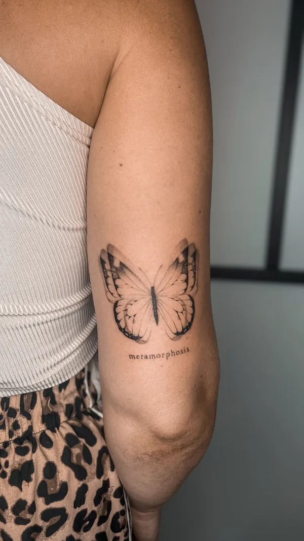 Tatuagem fine line feita pela Mara no Lonely Hearts Club Tattoo, Torres Vedras