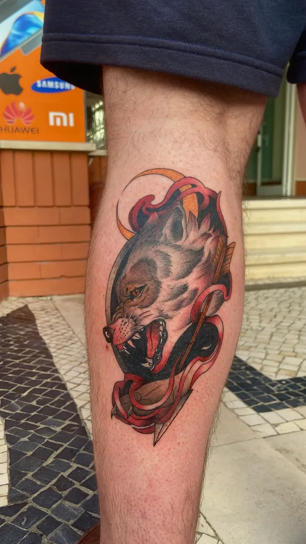 Tatuagem neotradicional feita pela Mara no Lonely Hearts Club Tattoo, Torres Vedras