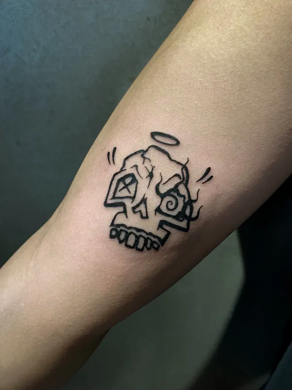 Tatuagem blackwork feita pela Marta no Lonely Hearts Club Tattoo, Torres Vedras