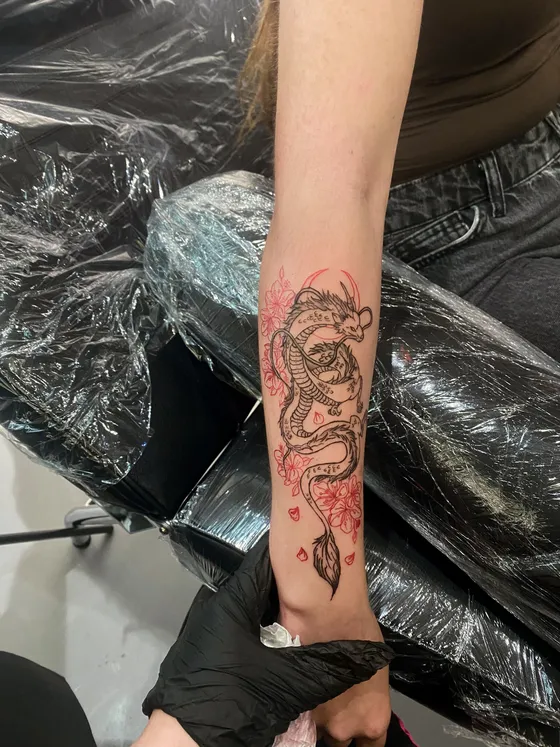 Tatuagem de estilo oriental feita pela Marta no Lonely Hearts Club Tattoo, Torres Vedras