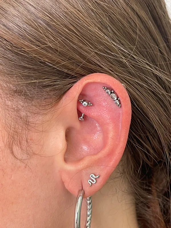 Piercing rook na orelha, feito no Lonely Hearts Club Tattoo, Torres Vedras